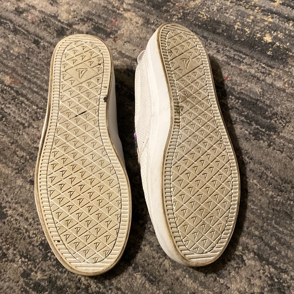 LGBTQ+ Gay Pride Sperrys with Rainbow 🌈 Detail - Picture 8 of 10